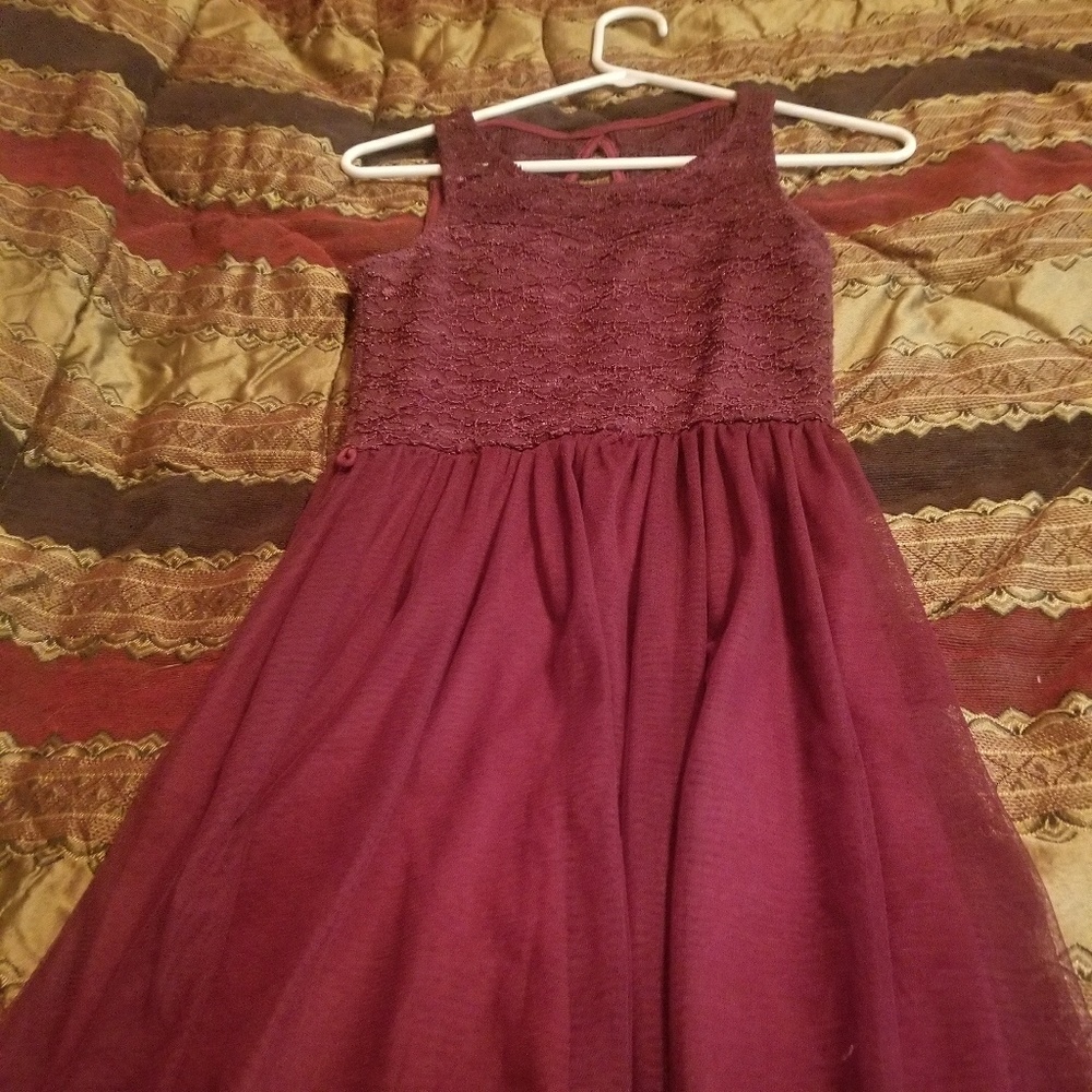 Maroon frilly lace dress small